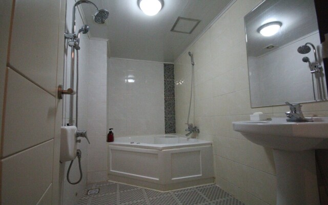 Alibaba Motel (New Building)