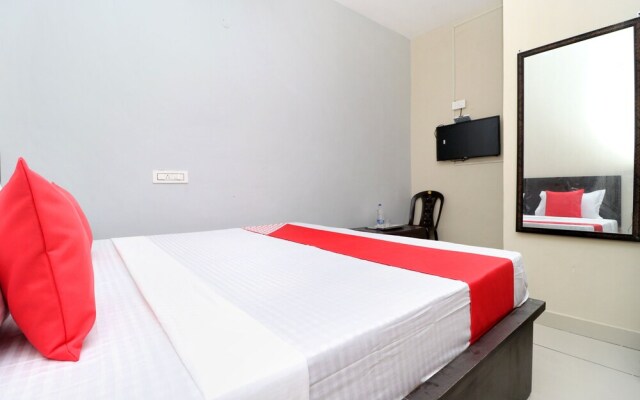 OYO 24142 Hotel Smart King
