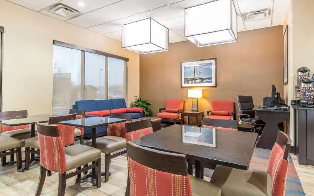 Comfort Inn Alton near I-255