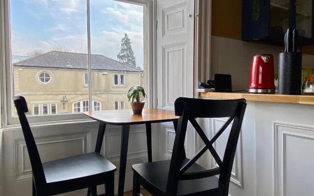 The Georgian Manor Apartment - Central Frome