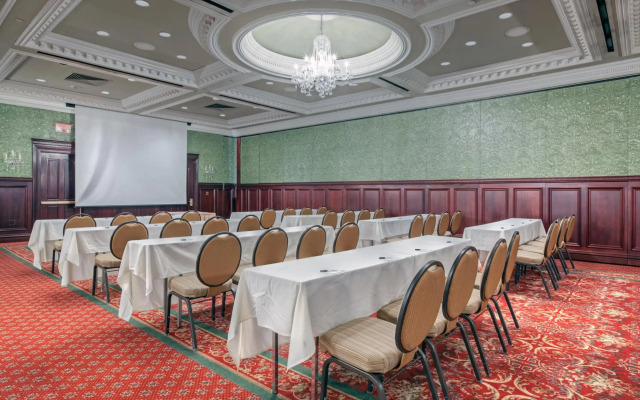 Radisson Hotel Cincinnati Riverfront