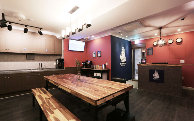 Blueboat Hostel Jeonju