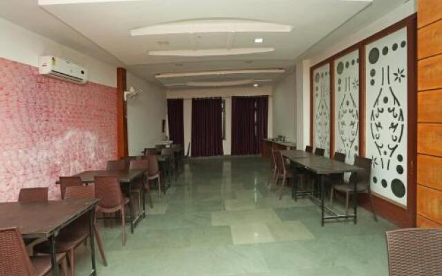 OYO 17329 R K Hotel