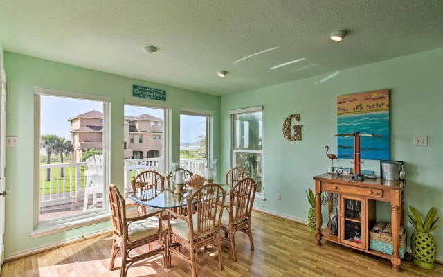 1 Block to Beach: Family Getaway in Galveston!