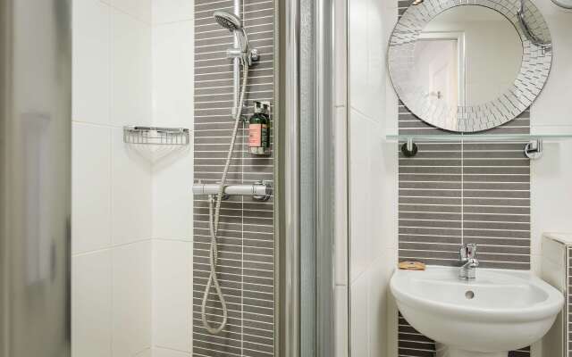 Hotel Arc de Triomphe Etoile