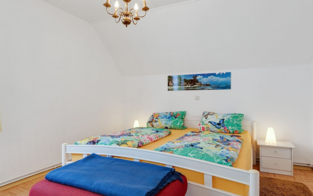 Cozy Apartment in Altenfeld With Garden