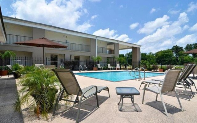 Motel 6 Luling, LA