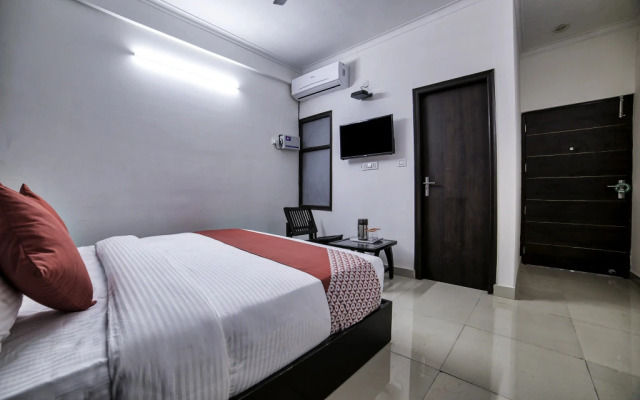 Crown Residency by OYO Rooms