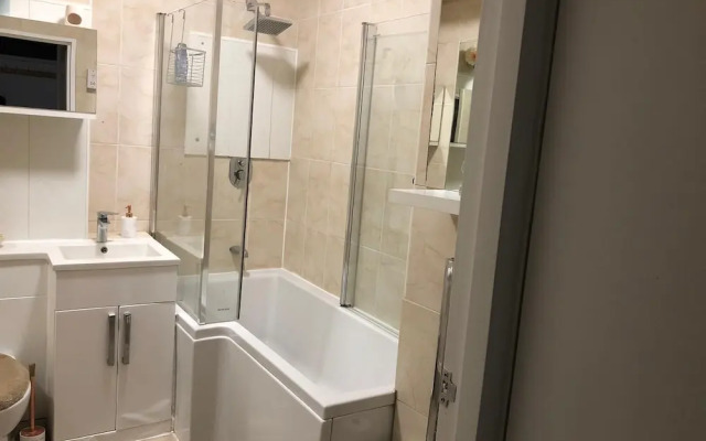 Entire Flat Very Comfortable 1 Bedroom London