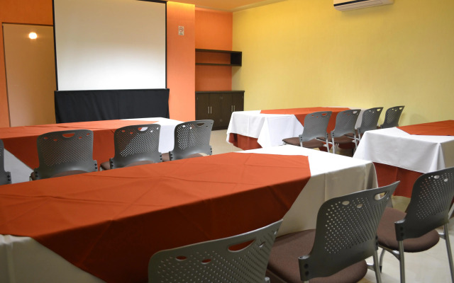Hostalia Hotel Expo & Business Class