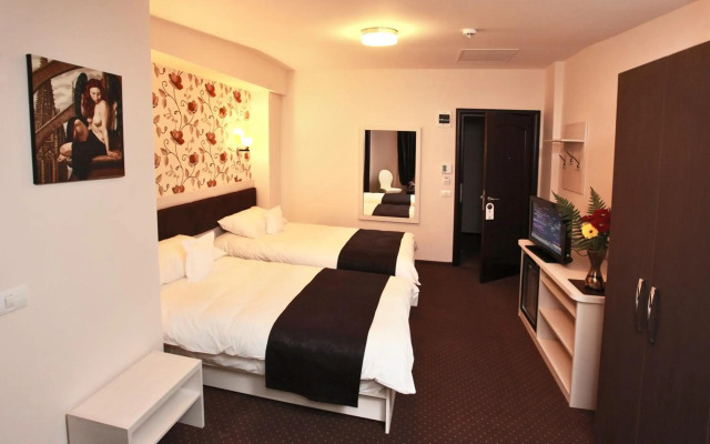 West Plaza Hotel
