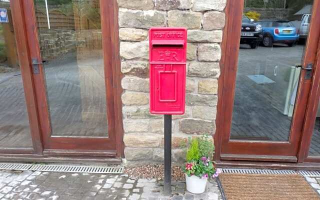 Pillarbox Cottage