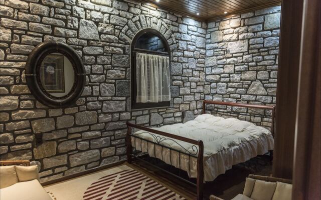 Stone Mansion Anavryti