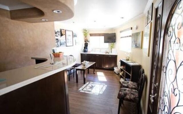 Trails Motel