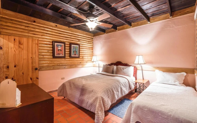 Cozy Villa Close to the Rive in Arroyo Frio