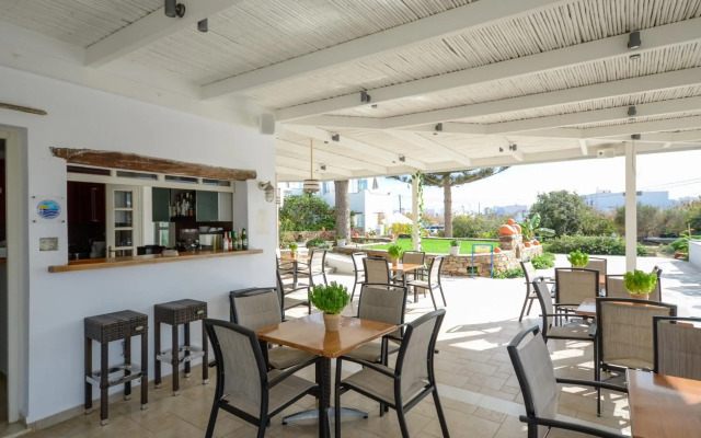 Birikos Hotel & Suites