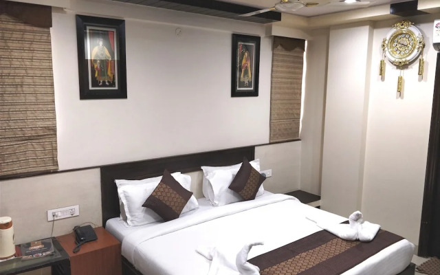 Hotel Jinendra Palace