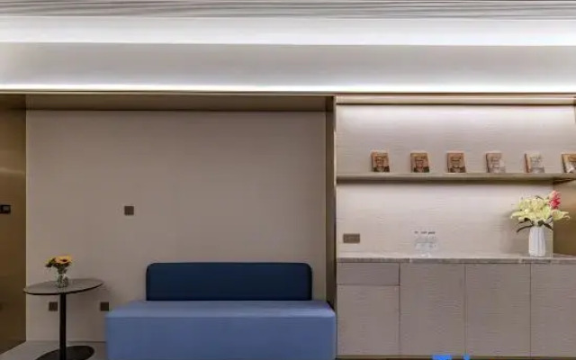 HanTing Hotel (Kunming Railway Station Guomao Center)