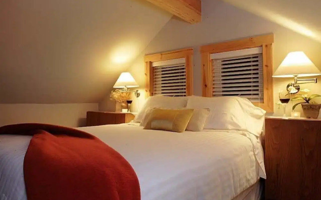Skiff Point Guest House