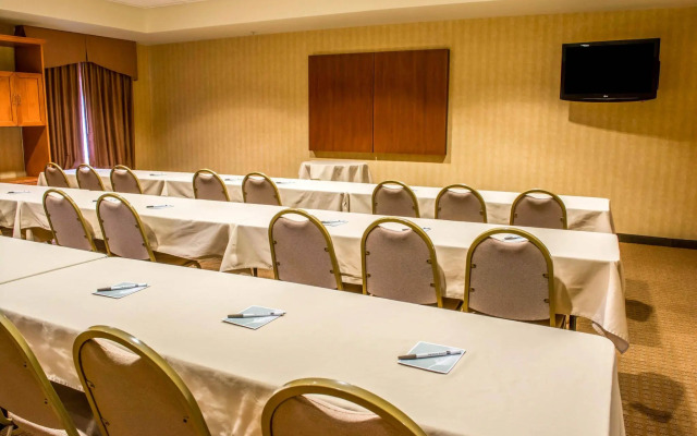 Comfort Inn & Suites Ashland – Richmond North