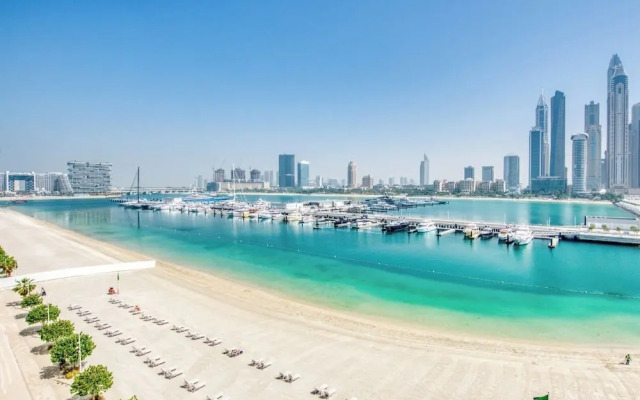 Luxury Beach Front Apartment