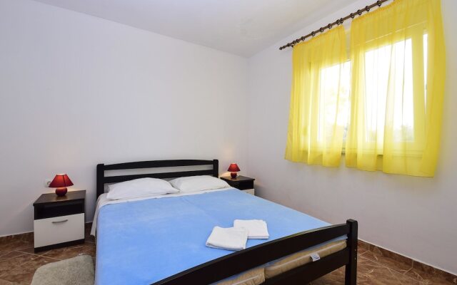 Apartments Komadina M73