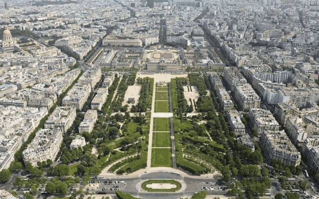 Studio Tour Eiffel et Champs-Elysees (A09)