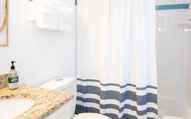 Fort Pierce - 2BD 2BA Tropical Surfside Retreat