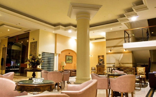 Madisson Hotel