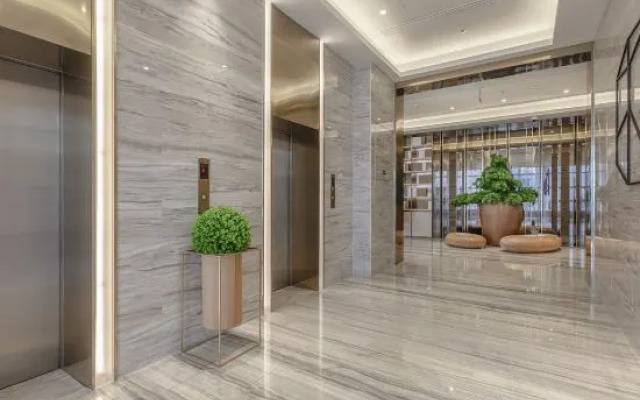 Ji Hotel (Shanghai Shangcheng Road Metro Station)
