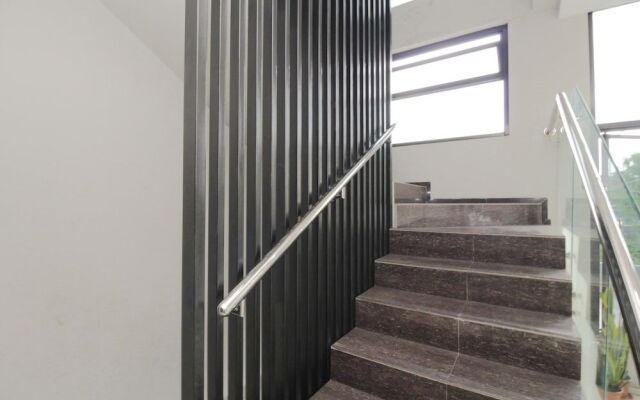 Airy Burangrang Emong 34 Bandung