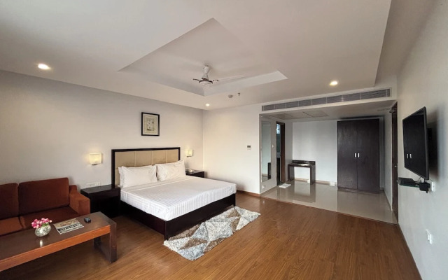Triguna Clarks Inn