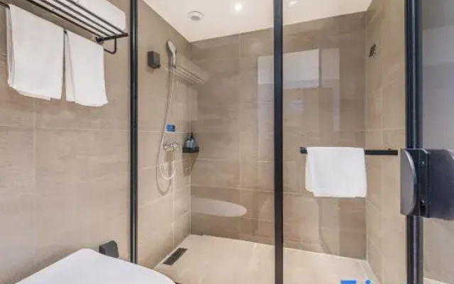 HanTing Hotel (Changsha Yaoling Xiangya Second Hospital Subway Station Hotel)