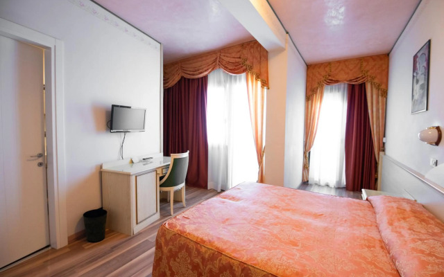 Hotel Carlton