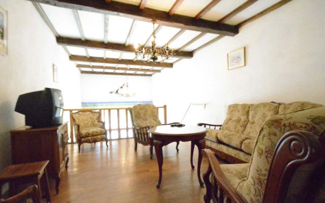 Vintage Home With Pets