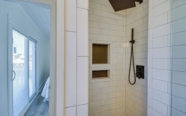 Holden Beach Home on Intracoastal Waterway Canal!