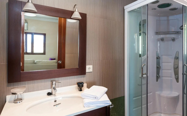 ES Llorer DE CAS Canar