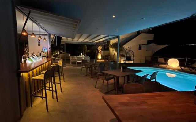 Hermoso Luxury Suites