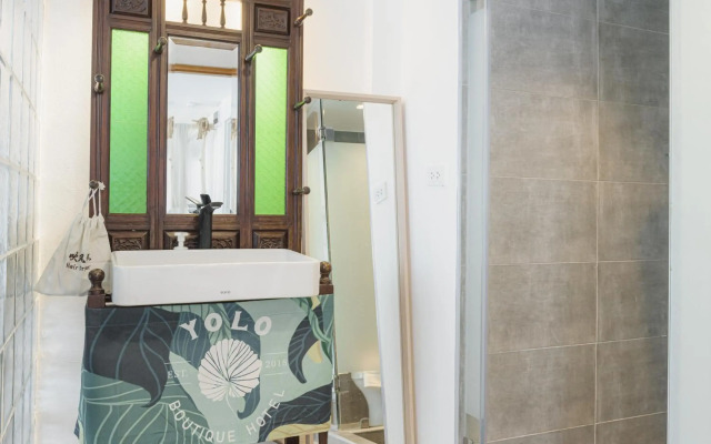 YOLO Bangkok Boutique Hotel