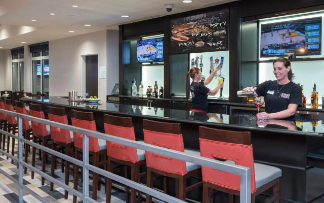 Holiday Inn Indianapolis Airport by IHG