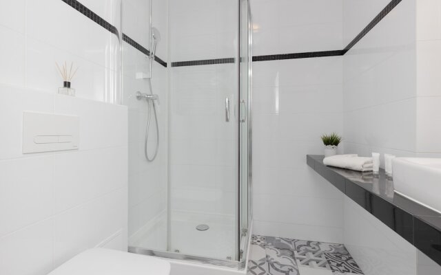 Bonifraterska Apartment by Renters