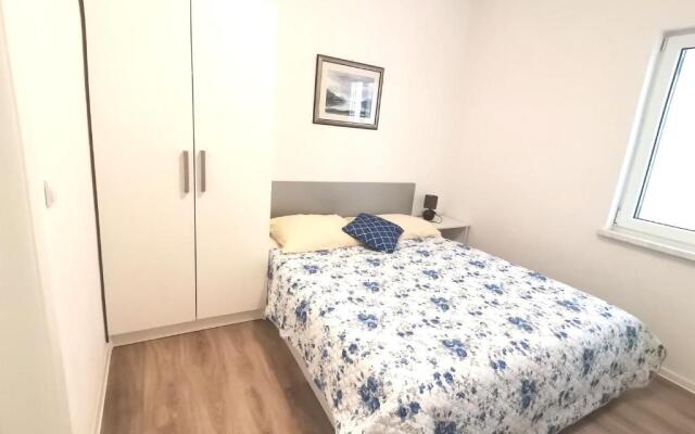 Top 10-1 bedroom apt/terrace
