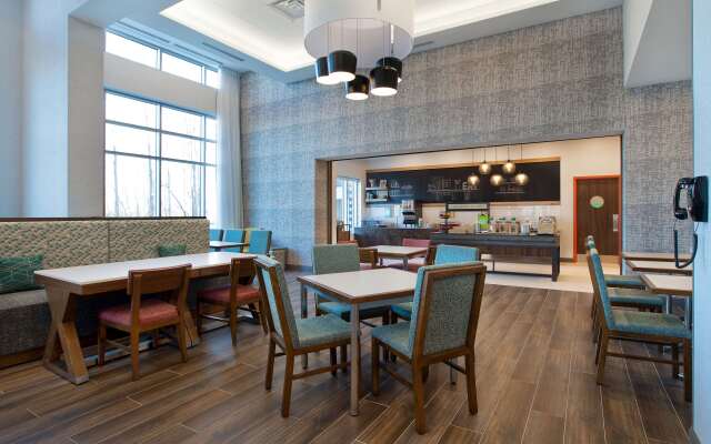 Hampton Inn & Suites Ottawa West