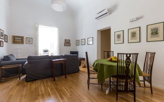 Elegante e Moderno Appartamento al Politeama