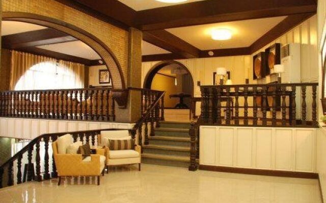 Iriga Plaza Hotel