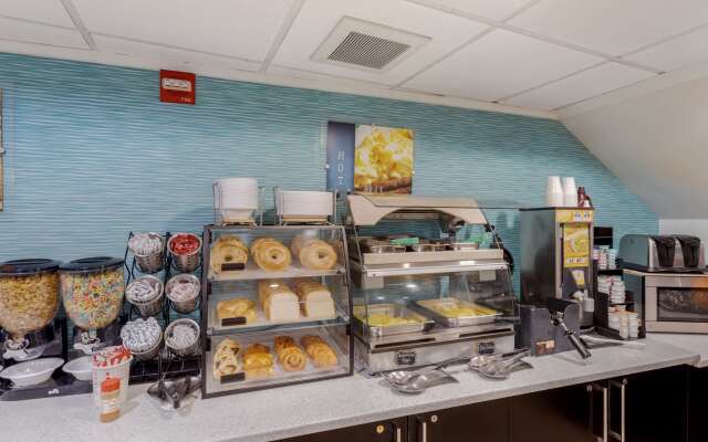 Best Western Plus Brooklyn Bay Hotel