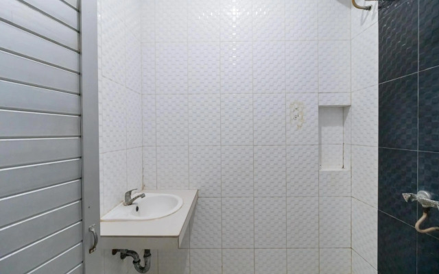 OYO 2364 Cempaka Harapan Indah
