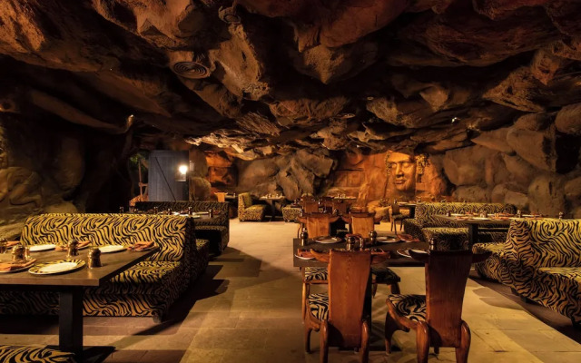 The President Hotel Kumara Park