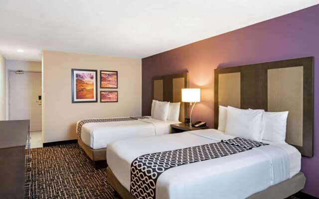 La Quinta Inn & Suites by Wyndham Las Vegas Nellis