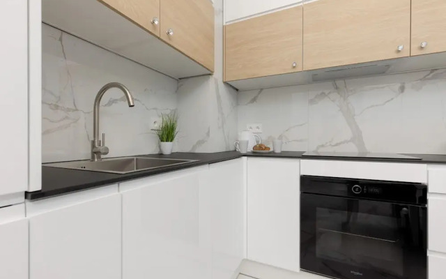 Sarmacka Apartment Warsaw by Renters